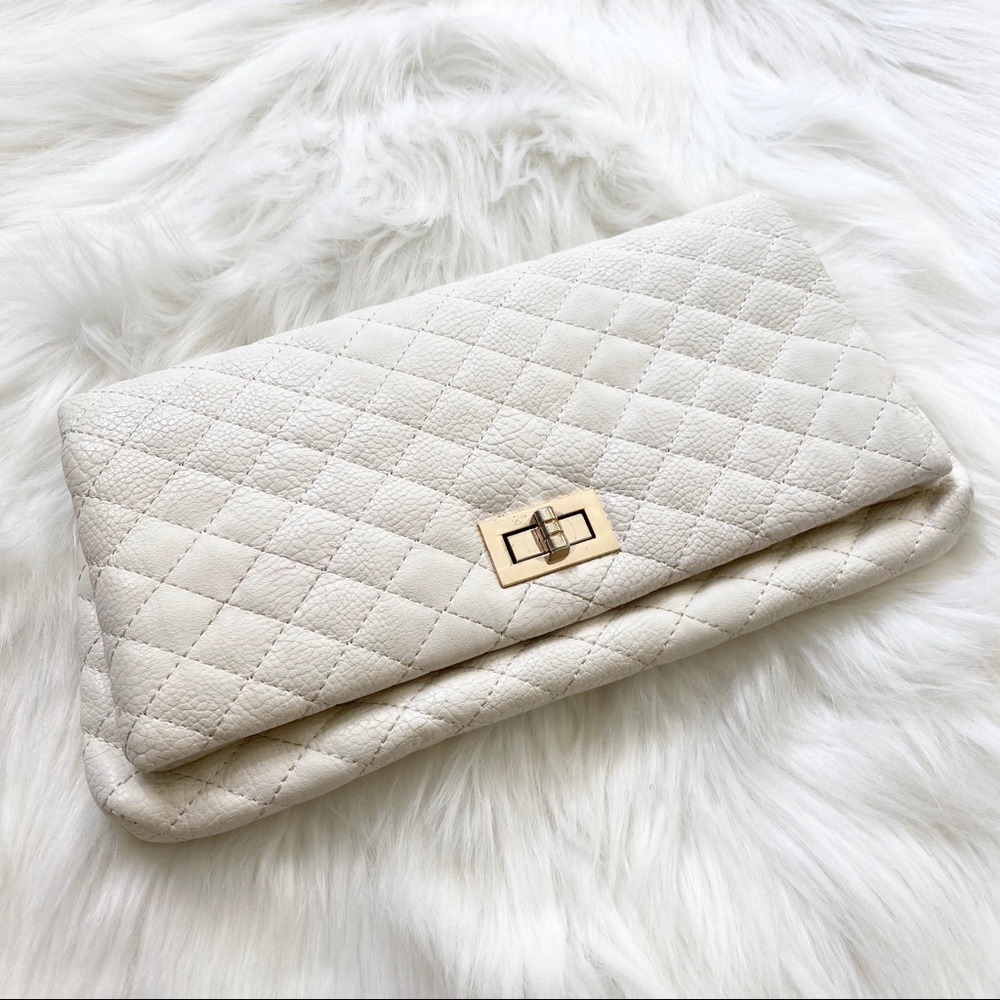WHITE QUILTED CLUTCH